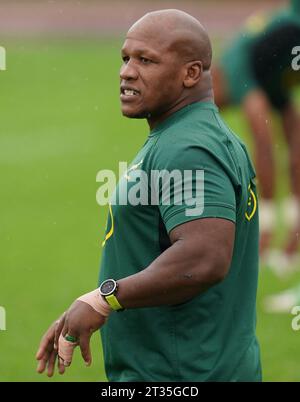 L'Africain Bongi Mbonambi lors d'une séance d'entraînement au Stade des fauvettes, Domont près de Paris. Date de la photo : lundi 23 octobre 2023. Banque D'Images