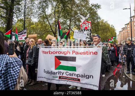 Peterborough Palestine Solidarity Campaign, manifestation pro-palestinienne dans le centre de Londres le 21/10/2023, Angleterre, Royaume-Uni Banque D'Images