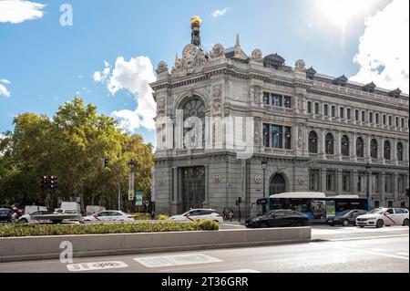 Madrid, Espagne ; 10-18-2023, façade du bâtiment de la Banque d'Espagne situé entre la célèbre Plaza de Cibeles et la rue Alcala à Madrid Banque D'Images