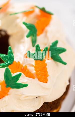 Gâteau de carotte avec glaçage au fromage à la crème Banque D'Images