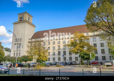 Rathaus Tempelhof, Tempelhofer Damm, Tempelhof, Berlin, Deutschland *** Hôtel de ville de Tempelhof, Tempelhofer Damm, Tempelhof, Berlin, Allemagne crédit : Imago/Alamy Live News Banque D'Images