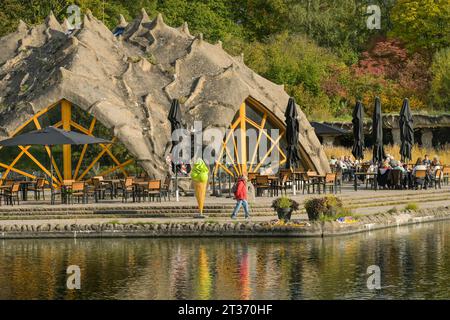 Restaurant und CafÃ Seestern am Hauptsee, Parkanlage Britzer Garten, Britz, Neukölln, Berlin, Deutschland *** Restaurant and CafÃ Seestern am Hauptsee, Parkanlage Britzer Garten, Britz, Neukölln, Berlin, Allemagne crédit : Imago/Alamy Live News Banque D'Images