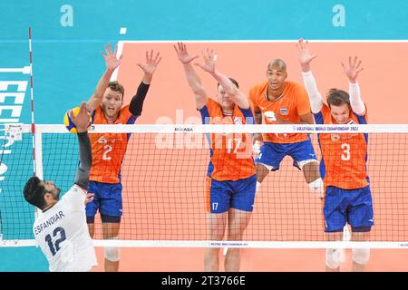Wessel Keemink, Michael Parkinson, Maarten Van Garderen (pays-Bas) ; Amirhossein Esfandiar (Iran). Championnat du monde de volley-ball 2022 Banque D'Images