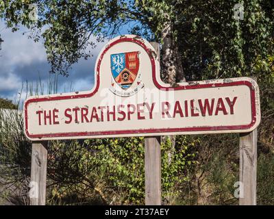 Ensuite, l'image est de la gare d'Aviemore, qui abrite le chemin de fer du patrimoine Strathspey à Aviemore dans le parc national de Cairngorm des Highlands écossais Banque D'Images