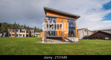 L'image est du Glenmore Lodge Outdoor Education Centre for Scotland situé dans le parc national de Cairngorm non loin de la ville touristique d'Aviemore. Banque D'Images