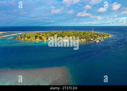 Vue aérienne, Front South Pass, South Channel, site de plongée spectaculaire, Back Tetamanu Village, île de Tetamanu, atoll de Fakarava, archipel des Tuamotu Banque D'Images