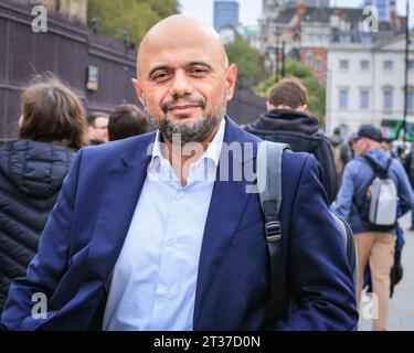 Londres, Royaume-Uni. 23 octobre 2023. Sajid Javid, député, ancien secrétaire d'État à la Santé et aux Affaires sociales et ancien chancelier de l'Échiquier, en route aujourd'hui à la Chambre des communes à Westminster. Crédit : Imageplotter/Alamy Live News Banque D'Images