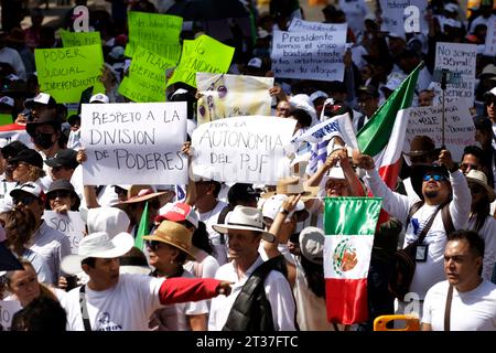 Non exclusive : 22 octobre 2023, Mexico, Mexique : des milliers de travailleurs de la branche judiciaire de la Fédération du Mexique marchent pour exiger que t Banque D'Images