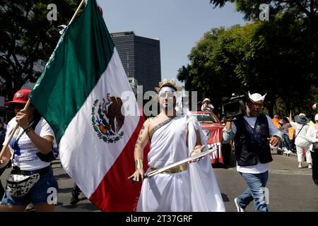 Non exclusive : 22 octobre 2023, Mexico, Mexique : des milliers de travailleurs de la branche judiciaire de la Fédération du Mexique marchent pour exiger que t Banque D'Images