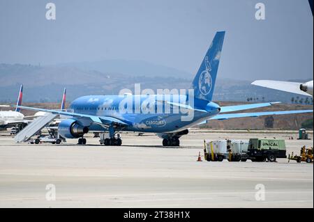 Vue générale du Boeing 767-200 appartenant au rappeur canadien Aubrey Graham, alias Drake, le vendredi 11 août 2023 à San Bernardino, Californie. Banque D'Images