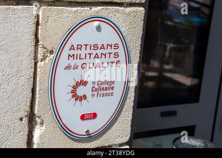 Bordeaux , France - 10 19 2023 : artisans militants de la Qualite 2023 College culinaire de france logo texte et signe marque label de l'artisan français pr Banque D'Images