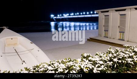 Pier Francavilla al Mare recouvert de neige Banque D'Images