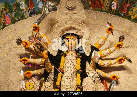 Pune, Inde le 23 octobre 2023, Durga Puja est l'un des festivals les plus célèbres, Special Navratri Celebration of Maa Durga lors d'un salut indien populaire Banque D'Images