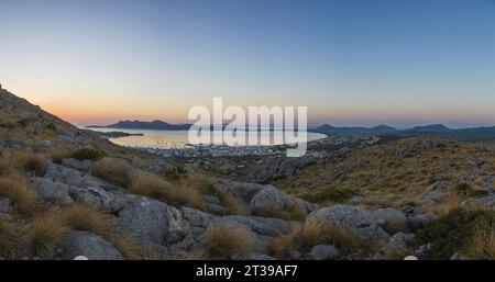 Vue panoramique sur Port de Pollenca et Alcudia sur l'île de Majorque Banque D'Images