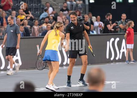 Horia Tecau participe à son match de retraite, avec Simona Halep, Patrick Mouratoglou, Andrei Pavel, Marius Copil, Bethanie Mattek-Sands Banque D'Images