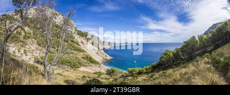 Photo panoramique de la jolie Platja des Coll Baix sur l'île de Majorque Banque D'Images