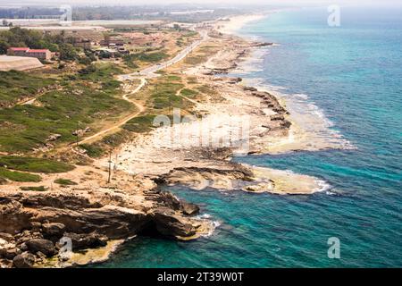 Côte méditerranéenne près de la frontière israélienne du Liban à la pointe nord d'Israël Banque D'Images