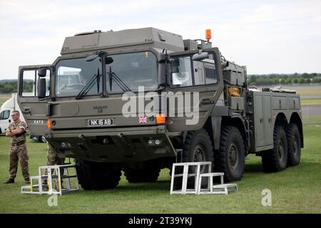 Un véhicule de soutien logistique HX81 8×8 HET, RLC, British Army, exposé au salon de l'automobile britannique de Farnborough en 2023 Banque D'Images