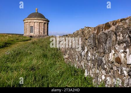 Le temple Mussenden est un temple circulaire construit à la fin du 18e siècle. Il est situé sur la falaise à Downhill Demesne, comté de Londonderry, Banque D'Images