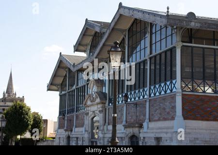 ANGOULEME HALLES MARCHE COUVERT Banque D'Images