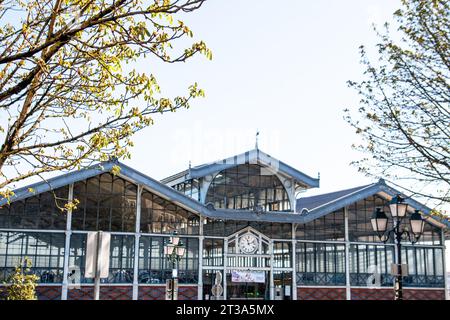 ANGOULEME HALLES MARCHE COUVERT Banque D'Images