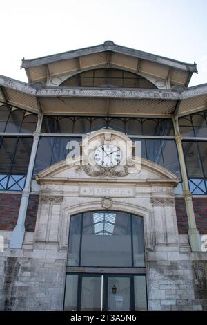 ANGOULEME HALLES MARCHE COUVERT Banque D'Images