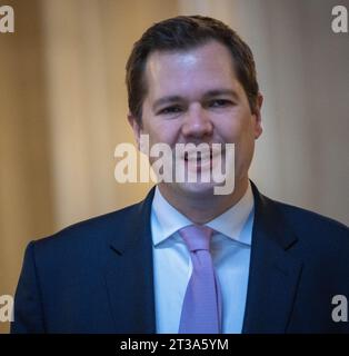 Londres, Royaume-Uni. 24 octobre 2023. Robert Jenrick, ministre de l'immigration lors d'une réunion du cabinet au 10 Downing Street London. Crédit : Ian Davidson/Alamy Live News Banque D'Images