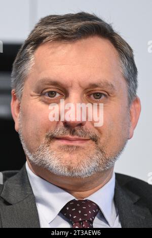 Prague, République tchèque. 24 octobre 2023. Jan Rafaj, PDG de Heimstaden Czech et président de la Confédération de l'industrie et des transports, lors d'une conférence de presse de Heimstaden Czech en coopération avec Finep Holding et l'Association de logement locatif sur le thème de la construction d'appartements à Prague, République tchèque, le 24 octobre 2023. Crédit : Michal Kamaryt/CTK photo/Alamy Live News Banque D'Images