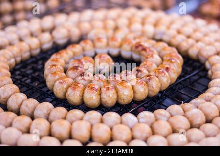 Sai Krok Isan, style saucisse isan en Thaïlande Banque D'Images