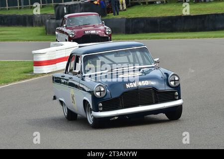 Kerry Michael, Mark Blundell, Ford Zodiac MkII, St Mary’s Trophy Race, deux séances de qualification suivies de deux courses de 25 minutes, le vainqueur étant un ag Banque D'Images