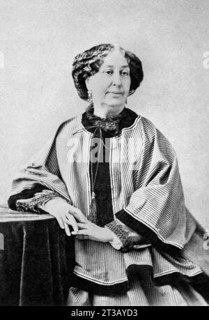 Photographie , Portrait de George Sand ( 1804 - 1876 ) ( George Sand, de son vrai nom Amantine Aurore Lucile Dupin de Francueil, par mariage baronne Dudevant, est une romancière, dramaturge, écrivaine, critique littéraire et journaliste française. Elle est parmi les écrivains les plus prolifiques, avec plus de 70 romans à son actif et 50 volumes d'œuvres diverses, y compris des histoires courtes, des contes, des pièces de théâtre et des textes politiques. Banque D'Images