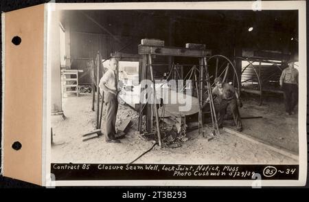 Contrat no 85, Fabrication et livraison de tubes cylindriques en acier en béton préfabriqué, Southborough, Framingham, Wayland, Natick, Weston, fermeture du puits de couture, Natick, Massachusetts, mai 29, 1939 Banque D'Images