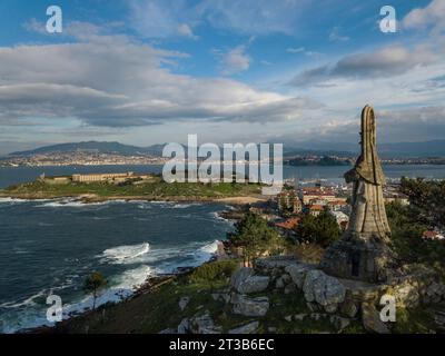 Vue sur le Parador de Baiona et le Virxe da Roca à Baiona. RIAS Baixas Banque D'Images