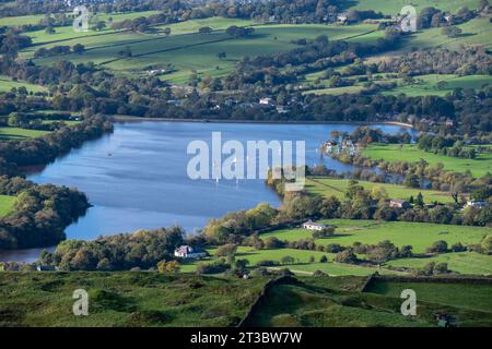 Réservoir de Combs vu de Combs Edge près de Chapel-en-le-Frith dans le Derbyshire, Angleterre. Banque D'Images