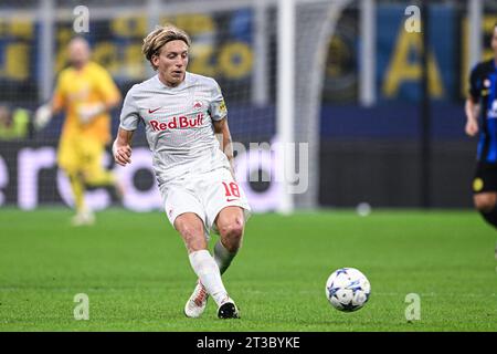 Milan, Italie. 24 octobre 2023. Milan, Italie, 24.10.23 : Mads Bidstrup (18 Salzbourg) lors du match de phase de groupes de la Ligue des Champions entre le FC Internazionale et le FC Salzbourg au stade San Siro de Milan, Italie football (Cristiano Mazzi/SPP) crédit : SPP Sport Press photo. /Alamy Live News Banque D'Images