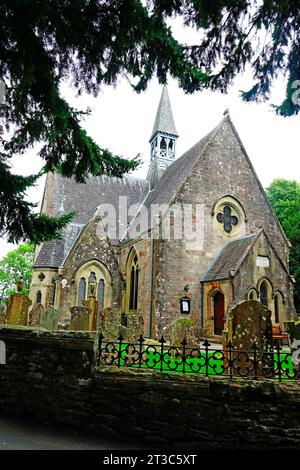 Église paroissiale de Luss et cimetière Village de Luss sur le lac Loch Lomond Écosse Royaume-Uni Îles Britanniques Trossachs National Park Highlands Banque D'Images