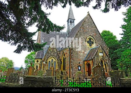 Église paroissiale de Luss et cimetière Village de Luss sur le lac Loch Lomond Écosse Royaume-Uni Îles Britanniques Trossachs National Park Highlands Banque D'Images