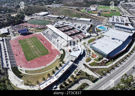 Une vue aérienne générale du stade Hilmer Lodge, du complexe aquatique et de l'installation de tennis au Mt. San Antonio College, samedi 21 octobre 2023, à Walnut, Etalonnage Banque D'Images