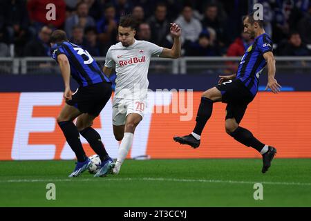 Milan, Italie. 24 octobre 2023. Amar Dedic du FC Salzbourg en action lors du match de l'UEFA Champions League entre le FC Internazionale et le FC Salzbourg au Stadio Giuseppe Meazza le 24 octobre 2023 à Milan, Italie . Crédit : Marco Canoniero/Alamy Live News Banque D'Images