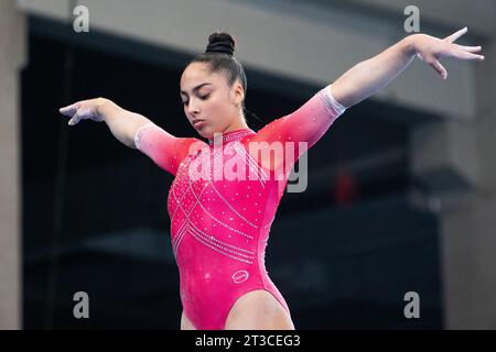 Santiago, Chili. 19 octobre 2023. Julia Soares du Brésil pendant l'entraînement au podium féminin de gymnastique artistique aux Jeux panaméricains de Santiago 2023, qui se sont déroulés au Centro de Deportes colectivos à Santiago, Chili. Daniel Lea/CSM/Alamy Live News Banque D'Images