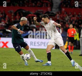 Séville, Espagne. 24 octobre 2023. Match de football UEFA Champions League Sevilla vs Arsenal au stade Ramon Zanchez Pizjuan. Sevilla 24 octobre 2023 Sevilla 24/10/2023 FASE DE GRUPOS DE LA UEFA CHAMPIONS LEAGUE ESTADIO SANCHEZ-PIZJUAN SEVILLA FC-ARSENAL 900/cordon Press Credit : CORDON PRESS/Alamy Live News Banque D'Images