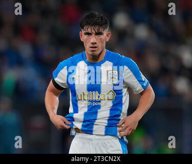 Huddersfield, Royaume-Uni. 31 août 2023. Kian Harratt #22 de Huddersfield Town pendant le match du championnat Sky Bet Huddersfield Town vs Cardiff City au John Smith's Stadium, Huddersfield, Royaume-Uni, le 24 octobre 2023 (photo de Steve Flynn/News Images) à Huddersfield, Royaume-Uni le 8/31/2023. (Photo Steve Flynn/News Images/Sipa USA) crédit : SIPA USA/Alamy Live News Banque D'Images