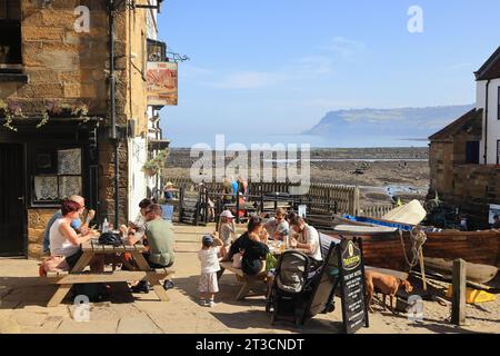 Pittoresque vieux village de pêcheurs, Robin Hood's Bay, sur la côte patrimoniale des North Yorkshire Moors, Royaume-Uni Banque D'Images