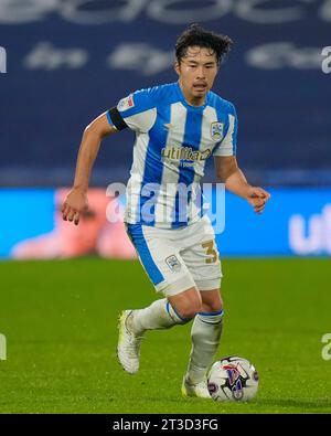 Huddersfield, Royaume-Uni. 31 août 2023. Yuta Nakayama #33 de Huddersfield Town pendant le match de championnat de Sky Bet Huddersfield Town vs Cardiff City au John Smith's Stadium, Huddersfield, Royaume-Uni, le 24 octobre 2023 (photo de Steve Flynn/News Images) à Huddersfield, Royaume-Uni le 8/31/2023. (Photo Steve Flynn/News Images/Sipa USA) crédit : SIPA USA/Alamy Live News Banque D'Images