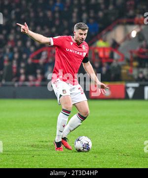 Wrexham, Royaume-Uni. 24 octobre 2023. James Jones 30# de Wrexham Association football Club sur le ballon, lors du match Sky Bet League 2 Wrexham vs Sutton United à Stok CAE Ras, Wrexham, Royaume-Uni, le 24 octobre 2023 (photo de Cody Froggatt/News Images) à Wrexham, Royaume-Uni le 10/24/2023. (Photo de Cody Froggatt/News Images/Sipa USA) crédit : SIPA USA/Alamy Live News Banque D'Images