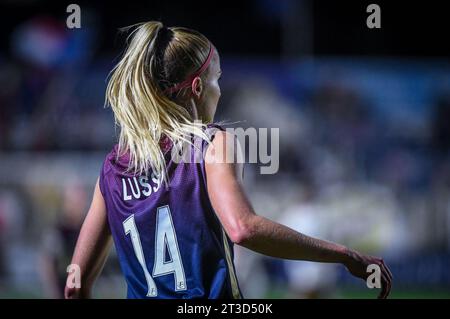 Cary, États-Unis. 22 octobre 2023. Cary, États-Unis, 22 octobre 2023 : Tyler Lussi (14 North Carolina courage) lors du quart de finale de la National Women's Soccer League entre North Carolina courage et Gotham FC au WakeMed Soccer Park à Cary, NC États-Unis (USAGE ÉDITORIAL SEULEMENT). (Rebekah Wynkoop/SPP) crédit : SPP Sport Press photo. /Alamy Live News Banque D'Images