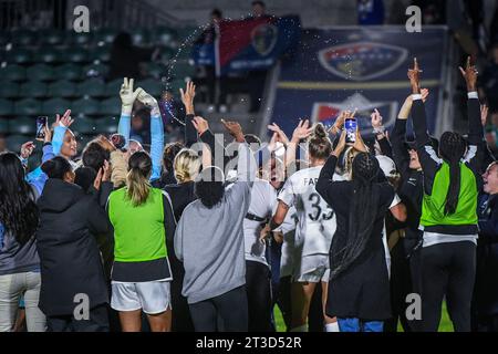 Cary, États-Unis. 22 octobre 2023. Cary, États-Unis, 22 octobre 2023 : le Gotham FC célèbre sa victoire après le quart de finale de la National Women's Soccer League entre le courage de la Caroline du Nord et le Gotham FC au WakeMed Soccer Park à Cary, NC États-Unis (USAGE ÉDITORIAL SEULEMENT). (Rebekah Wynkoop/SPP) crédit : SPP Sport Press photo. /Alamy Live News Banque D'Images