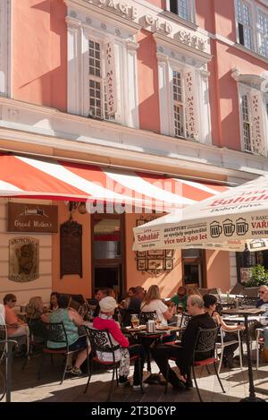 Bratislava, Slovaquie. 3 octobre 2023. Grand-mère Restaurant a Traditional Slovak Restaurant, Michalska 2, Bratislava, Slovaquie. (Image de crédit : © John Wreford/SOPA Images via ZUMA Press Wire) USAGE ÉDITORIAL SEULEMENT! Non destiné à UN USAGE commercial ! Banque D'Images