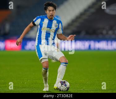 Huddersfield, Royaume-Uni. 31 août 2023. Yuta Nakayama #33 de Huddersfield Town pendant le match de championnat de Sky Bet Huddersfield Town vs Cardiff City au John Smith's Stadium, Huddersfield, Royaume-Uni, le 24 octobre 2023 (photo de Steve Flynn/News Images) à Huddersfield, Royaume-Uni le 8/31/2023. (Photo Steve Flynn/News Images/Sipa USA) crédit : SIPA USA/Alamy Live News Banque D'Images