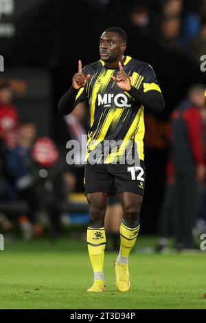 Swansea, Royaume-Uni. 24 octobre 2023. Ken Sema de Watford réagit. Match de championnat EFL Skybet, Swansea City v Watford au Swansea.com Stadium à Swansea, pays de Galles, le mardi 24 octobre 2023. Cette image ne peut être utilisée qu'à des fins éditoriales. Usage éditorial uniquement, photo par Andrew Orchard/Andrew Orchard photographie sportive/Alamy Live News crédit : Andrew Orchard photographie sportive/Alamy Live News Banque D'Images